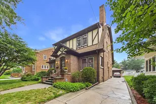 1623 Jackson St, Rockford, IL 61107 - Photo 2