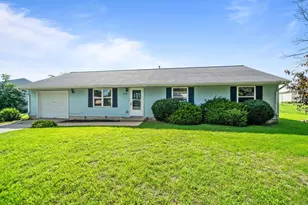 2402 Rockwell St, Rockford, IL 61102 - Photo 2