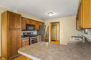 7733 Edwin Ln, Loves Park, IL 61111 - Photo 16