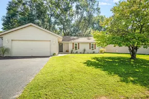 7733 Edwin Ln, Loves Park, IL 61111 - Photo 4