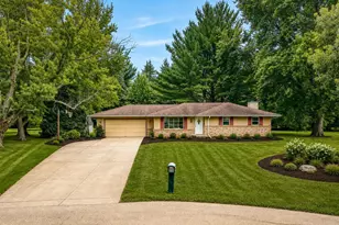 3919 Falling Leaf Dr, Rockford, IL 61109 - Photo 2