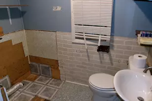 1146 7th St, Lasalle, IL 61301 - Photo 6