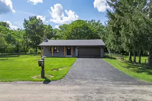 6816 Stardust Trail, Roscoe, IL 61073 - Photo 2