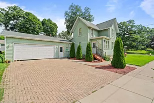 904 N Prospect St, Rockford, IL 61107 - Photo 2
