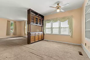 838 N 1st St, Rockford, IL 61107 - Photo 6