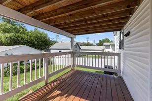 838 N 1st St, Rockford, IL 61107 - Photo 16