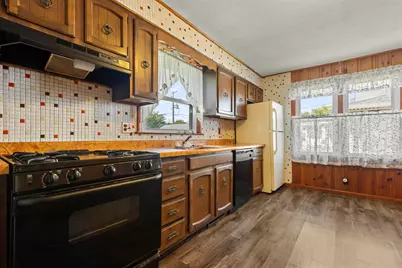 838 N 1st St, Rockford, IL 61107 - Photo 2