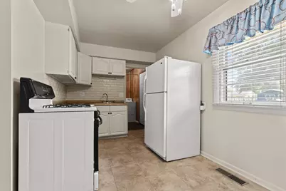 2013 Evans Avenue, Loves Park, IL 61111 - Photo 6