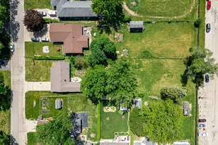 415 S Genoa St, Genoa, IL 60135 - Photo 28