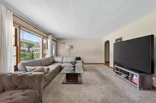 415 S Genoa St, Genoa, IL 60135 - Photo 4