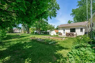 415 S Genoa St, Genoa, IL 60135 - Photo 6