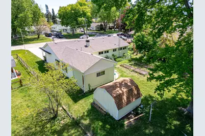 415 S Genoa Street, Genoa, IL 60135 - Photo 2