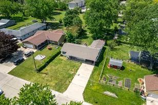 415 S Genoa St, Genoa, IL 60135 - Photo 30