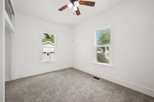 725 11th St, Dekalb, IL 60115 - Photo 10