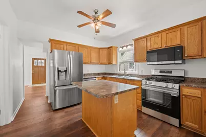 725 11th Street, Dekalb, IL 60115 - Photo 8