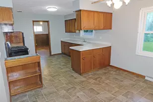 519 Ravine Ave, South Beloit, IL 61080 - Photo 8