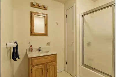 704 Irving Avenue, Rockford, IL 61101 - Photo 18
