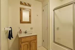 704 Irving Ave, Rockford, IL 61101 - Photo 18