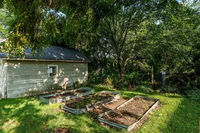 704 Irving Avenue, Rockford, IL 61101 - Photo 4