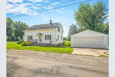 15 W Walnut Street, Cedarville, IL 61013 - Photo 2