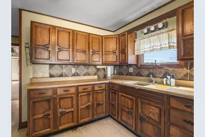 15 W Walnut Street, Cedarville, IL 61013 - Photo 14