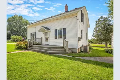 15 W Walnut Street, Cedarville, IL 61013 - Photo 1