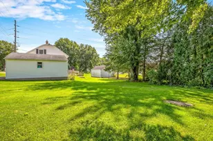 15 W Walnut St, Cedarville, IL 61013 - Photo 32