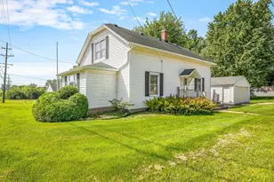 15 W Walnut St, Cedarville, IL 61013 - Photo 4