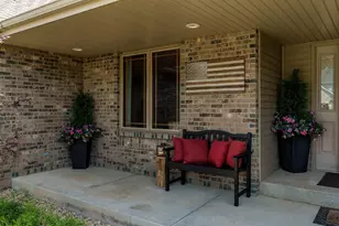 5949 Deerwood Ct, Roscoe, IL 61073 - Photo 4