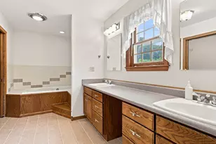 1135 W Menzemer, Elizabeth, IL 61028 - Photo 24