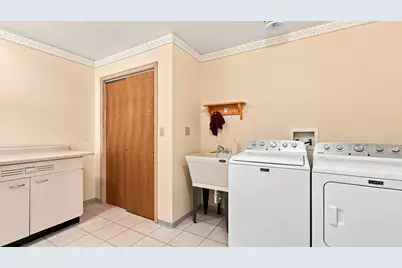 1135 W Menzemer, Elizabeth, IL 61028 - Photo 16