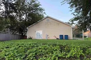 1902 Arbor Ln, Crest Hill, IL 60403 - Photo 2