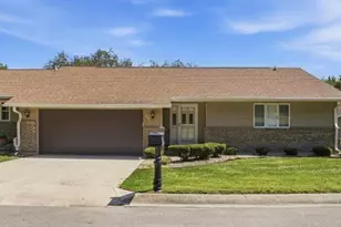 801 Quail Ridge Dr, Freeport, IL 61032 - Photo 1