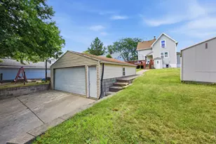 2331 18th Ave, Rockford, IL 61104 - Photo 2