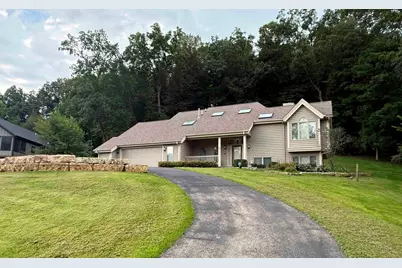 38 Longwood Drive, Galena, IL 61036 - Photo 2