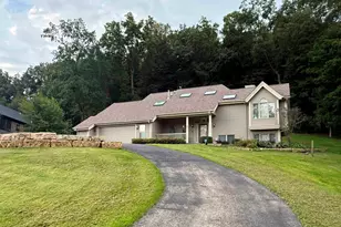 38 Longwood Dr, Galena, IL 61036 - Photo 2