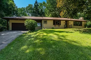 5094 Safford Rd, Rockford, IL 61101 - Photo 2