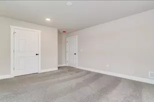 748 Biscayne Pl, Roscoe, IL 61073 - Photo 28