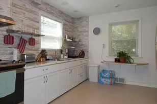 1474 S Carroll Ave, Freeport, IL 61032 - Photo 28