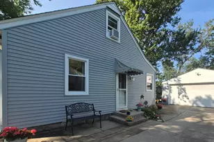 2227 Arizona Ave, Rockford, IL 61108 - Photo 2