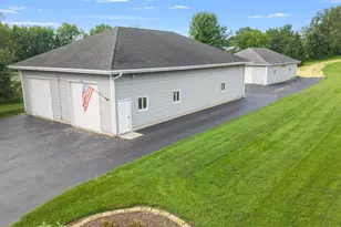 10001 N Hoisington Rd, Byron, IL 61010 - Photo 36
