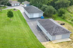 10001 N Hoisington Rd, Byron, IL 61010 - Photo 38