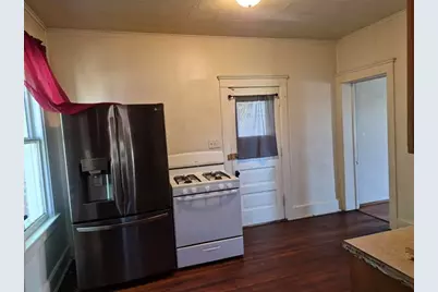 355 N Foley Avenue, Freeport, IL 61032 - Photo 6