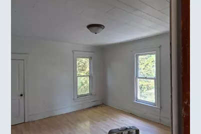 355 N Foley Avenue, Freeport, IL 61032 - Photo 8