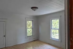 355 N Foley Ave, Freeport, IL 61032 - Photo 8