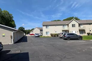 5553 Andrews Dr, Roscoe, IL 61073 - Photo 4