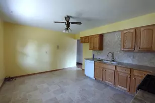 312 E 11th St, Pecatonica, IL 61063 - Photo 10