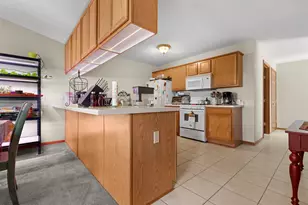6456 Oak Crest Ln, Loves Park, IL 61111 - Photo 6