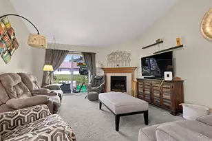 6456 Oak Crest Ln, Loves Park, IL 61111 - Photo 2