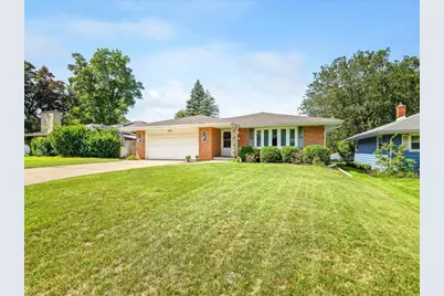 815 Parkside Drive, Rockford, IL 61108 - Photo 2